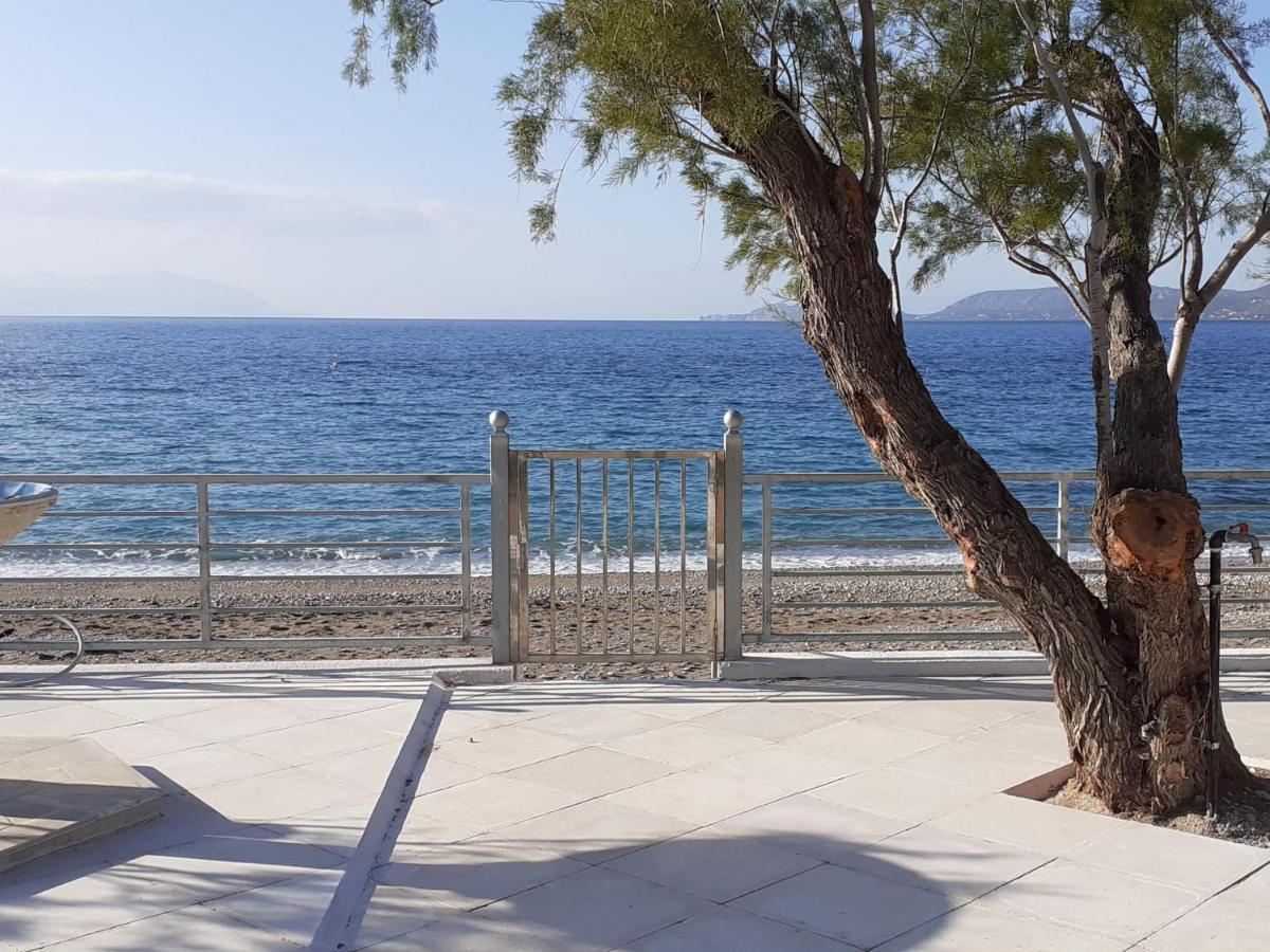 Villa Seabreeze Loutraki  Eksteriør bilde